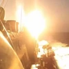 Tàu khu trục USS Carney bắn hạ một máy bay không người lái do Yemen phóng trên Biển Đỏ, tháng 12/2023 (Ảnh: USN)