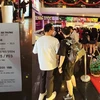 Hàng trăm khán giả xếp hàng chờ mua vé tại cụm rạp Cinestar Quốc Thanh. (Ảnh: VTC News)