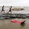 Bão Remal là cơn bão đầu tiên đổ bộ vào Bangladesh và Ấn Độ trong năm nay. (Ảnh: AP)