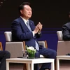 (Từ trái sang) Thủ tướng Nhật Bản Fumio Kishida, Tổng thống Hàn Quốc Yoon Suk Yeol và Thủ tướng Trung Quốc Lý Cường đã gặp nhau tại Seoul trong cuộc đàm phán ba bên đầu tiên sau hơn 4 năm. (Nguồn: Reuters)