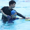 Dạy kỹ năng bơi cho trẻ em để phòng tránh tai nạn đuối nước. (Ảnh minh họa: Anh Tuấn/TTXVN)