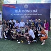 Đội FC Xóm xuất sắc giành chức vô địch Giải bóng đá mùa hè 2024 do Hội người Việt tổ chức tại Anh. (Ảnh: Phong Hà/TTXVN)