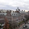 Khuôn viên trường Đại học Harvard trên phố John F. Kennedy, Mỹ. (Ảnh: Reuters)