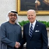 Tổng thống Mỹ Joe Biden và người đồng cấp UAE Sheikh Mohamed bin Zayed al-Nahyan trong cuộc gặp song phương tại Phòng Bầu dục của Nhà Trắng ở Washington, DC. (Ảnh: AFP)