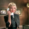 Thời trang quyến rũ trong phim của "cô đào" Marilyn