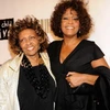 Mẹ Whitney Houston phản đối làm phim tài liệu về diva quá cố