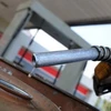 Giá dầu thế giới lại giảm do lo ngại về nguồn cung dư thừa