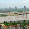 Cầu Nhật Tân bắc qua sông Hồng. (Ảnh: Huy Hùng/TTXVN)