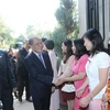 Chủ tịch Quốc hội Nguyễn Sinh Hùng thăm Đại sứ quán Việt Nam tại Hoa Kỳ. (Ảnh: Nhan Sáng/TTXVN) 