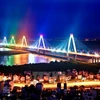 Cầu Nhật Tân, công trình được xây dựng từ nguồn vốn ODA Nhật Bản. (Ảnh: Huy Hùng/TTXVN)
