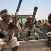 Các tay súng bộ lạc ủng hộ Chính phủ Yemen. (Nguồn: AFP/TTXVN)