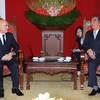 Thường trực Ban Bí thư Lê Hồng Anh tiếp ông Mubariz Gurbanli, Phó Bí thư Điều hành Đảng “Azerbaijan mới”. (Ảnh: Doãn Tấn/TTXVN) 