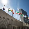Cờ các nước bên ngoài trụ sở Liên hợp quốc. (Nguồn: Bloomberg)