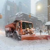 Xe ủi dọn tuyết tại New York ngày 23/1. (Nguồn: AFP/TTXVN)