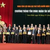 Quang cảnh lễ trao bảng vàng tôn vinh 100 Nhân tài đất Việt năm 2016. (Ảnh: Văn Đạt/TTXVN)