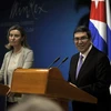 Ngoại trưởng Cuba Bruno Rodríguez (phải) và Đại diện cấp cao của EU phụ trách chính sách An ninh và Đối ngoại Federica Mogherini (trái) trong cuộc họp báo chung sau lễ ký thỏa thuận về Đối thoại chính trị và Hợp tác ở La Habana ngày 11/3. (Nguồn: AFP/TTXV