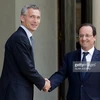 Tổng Thư ký NATO Jens Stoltenberg và Tổng thống Pháp Francois Hollande. (Nguồn: Getty) 