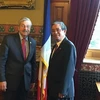 Đại sứ Phạm Quang Vinh gặp gỡ Thống đốc bang Iowa, ông Terry Branstad. (Ảnh: Đoàn Hùng/Vietnam+) 
