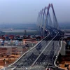 Cầu Nhật Tân - một trong những dự án trọng điểm quốc gia, được đầu tư bằng nguồn vốn vay ODA của Nhật Bản. (Nguồn: TTXVN)