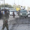 Binh sỹ Somalia làm nhiệm vụ tại hiện trường một vụ tấn công. (Nguồn: EPA/TTXVN)