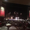 Một cảnh trong vở diễn “À Ố Làng Phố” ở nhà hát Regal, thành phố Perth, bang Tây Australia. (Ảnh do Tổng Lãnh sự quán Việt Nam tại Perth cung cấp) 