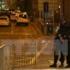 Cảnh sát tuần tra xung quanh sân vận động Manchester Arena sau vụ nổ ngày 23/5. (Nguồn: EPA/TTXVN)