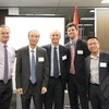 Tổng Lãnh sự Phùng Thế Long (thứ hai từ trái sang) cùng đại diện các doanh nghiệp bang Tây Australia tại hội thảo. (Nguồn: Tổng Lãnh sự quán Việt Nam tại Perth)