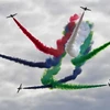 Đội máy bay nhào lộn Fursan Al Emarat của các Tiểu Vương quốc Arab Thống nhất UAE trình diễn tại triển lãm. (Nguồn: Sputnik)