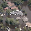 Cảnh ngập lụt do mưa lớn sau bão Harvey ở Orange, bang Texas ngày 31/8. (Nguồn: AFP/TTXVN)