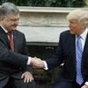 Tổng thống Mỹ Donald Trump gặp người đồng cấp Ukraine Petro Poroshenko tại Nhà Trắng. (Nguồn: AP)