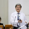 Luật sư Nguyễn Huy Thiệp bào chữa tại phiên toà. (Ảnh: Doãn Tấn/TTXVN)