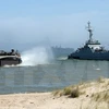 Tàu hải quân NATO tham gia tập trận trên biển Baltic. (Nguồn: AFP/TTXVN)