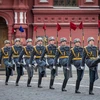 Binh sĩ Nga diễu binh kỷ niệm 76 năm cuộc duyệt binh lịch sử ngày 7/11/1941, tại Quảng trường Đỏ ở thủ đô Moskva Moskva ngày 7/11. (Nguồn: AFP/TTXVN)