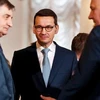 Thủ tướng Ba Lan Mateusz Morawiecki (giữa). (Nguồn: Getty)