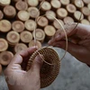 Sản xuất hàng mây tre đan xuất khẩu tại Công ty Mây tre đan xuất khẩu Ngọc Khánh, xã Phú Vinh, huyện Chương Mỹ, Hà Nội. (Ảnh: Trọng Đạt/TTXVN)