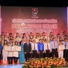 Trong ảnh: Trao tặng Giải thưởng Phạm Ngọc Thạch cho các thầy thuốc trẻ tiêu biểu năm 2019. Ảnh: Xuân Dự - TTXVN 