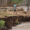 Cảnh tàn phá sau khi bão Idai quét qua tỉnh Manicaland, Zimbabwe. (Ảnh: THX/TTXVN)