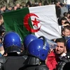 Biểu tình phản đối Tổng thống Algeria tiếp tục tranh cử. (Nguồn: EPA)