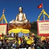 Tượng Phật hoàng Trần Nhân Tông tại Khu Di tích danh thắng non thiêng Yên Tử. (Ảnh: Nguyễn Dân/TTXVN)