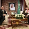 Ảnh (tư liệu): Thái tử Saudi Arabia Mohammed bin Salman (phải) và Ngoại trưởng Mỹ Mike Pompeo trong cuộc gặp tại Jeddah ngày 24/6/2019. (Ảnh: AFP/ TTXVN)