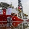 Tàu thăm dò dầu khí Yavuz của Thổ Nhĩ Kỳ neo tại cảng Dilovasi, ngoại ô Istanbul, trước khi được triển khai tới vùng biển ngoài khơi CH Cyprus, ngày 20/6. (Ảnh: AFP/TTXVN)