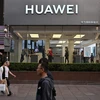 Một cửa hàng của Huawei tại Thượng Hải, Trung Quốc. (Nguồn: AFP/TTXVN)