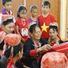 [Photo] Tuyên Quang: Nghề dệt, thêu tay truyền thống của đồng bào Dao