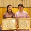 Phó giáo sư, tiến sỹ Ngô Minh Thủy và bà Katsu Megumi (Đại diện công ty MORE Production Việt Nam) - một phụ nữ Nhật Bản cùng được trao tặng Bằng khen của Bộ trưởng Ngoại giao Nhật Bản năm 2019. (Nguồn: Vietnam+)