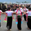 Múa xòe dân tộc Thái Yên Bái tại Ngày hội văn hóa dân tộc Thái lần thứ I . (Ảnh: Thanh Hà/TTXVN)