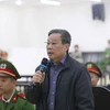 Bị cáo Nguyễn Bắc Son (sinh năm 1953, cựu Bộ trưởng Bộ Thông tin và Truyền thông) nói lời sau cùng. (Ảnh: Doãn Tấn/TTXVN)