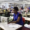 Công nhân tại một nhà máy dệt may tại Nam Phi. (Ảnh: MG)