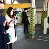  Người dân đeo khẩu trang phòng lây nhiễm COVID-19 tại Tokyo, Nhật Bản, ngày 8/4/2020. (Ảnh: AFP/TTXVN)