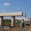 Hiện trạng thi công gói thầu xây lắp số 17 ở huyện Cái Bè, tỉnh Tiền Giang. (Ảnh: Minh Trí/TTXVN) 