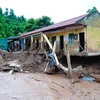 Sau khi bị ngập, dãy nhà công vụ của giáo viên Trường Tiểu học Nậm Nhừ đang có nguy cơ bị đổ sập. (Ảnh: Xuân Tư/TTXVN)